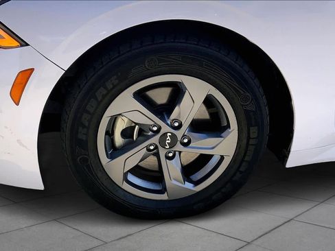 Used 2023 Kia K5 LXS image 11