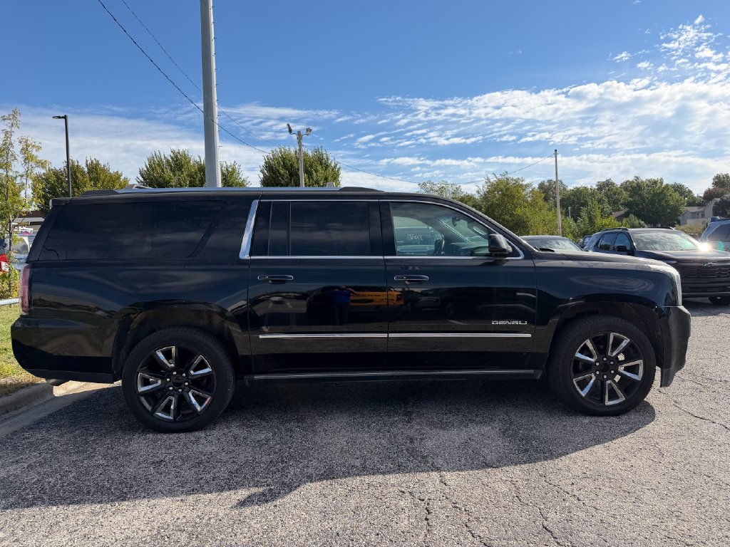 Used 2019 GMC Yukon XL Denali w/ Open Road Package AWD/4WD image 2
