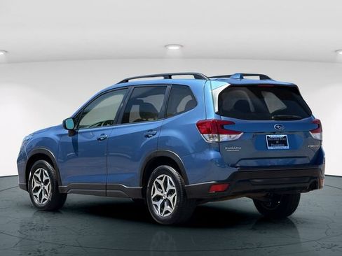 Used 2020 Subaru Forester Premium AWD/4WD image 5