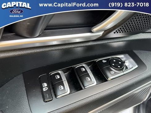 Used 2025 Kia Telluride S FWD image 21