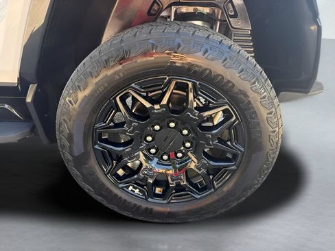 Used 2025 GMC Hummer EV 2X AWD/4WD image 38