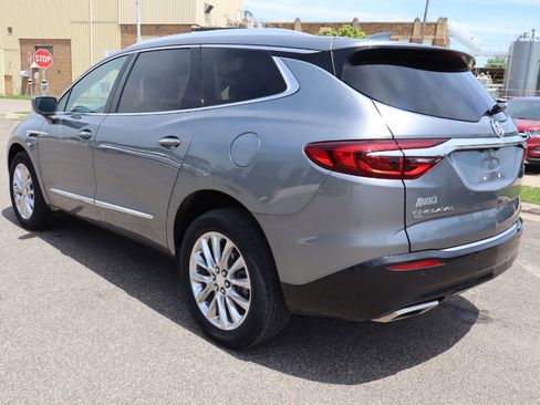 Used 2020 Buick Enclave Premium w/ Sun and Sites Package AWD/4WD image 4