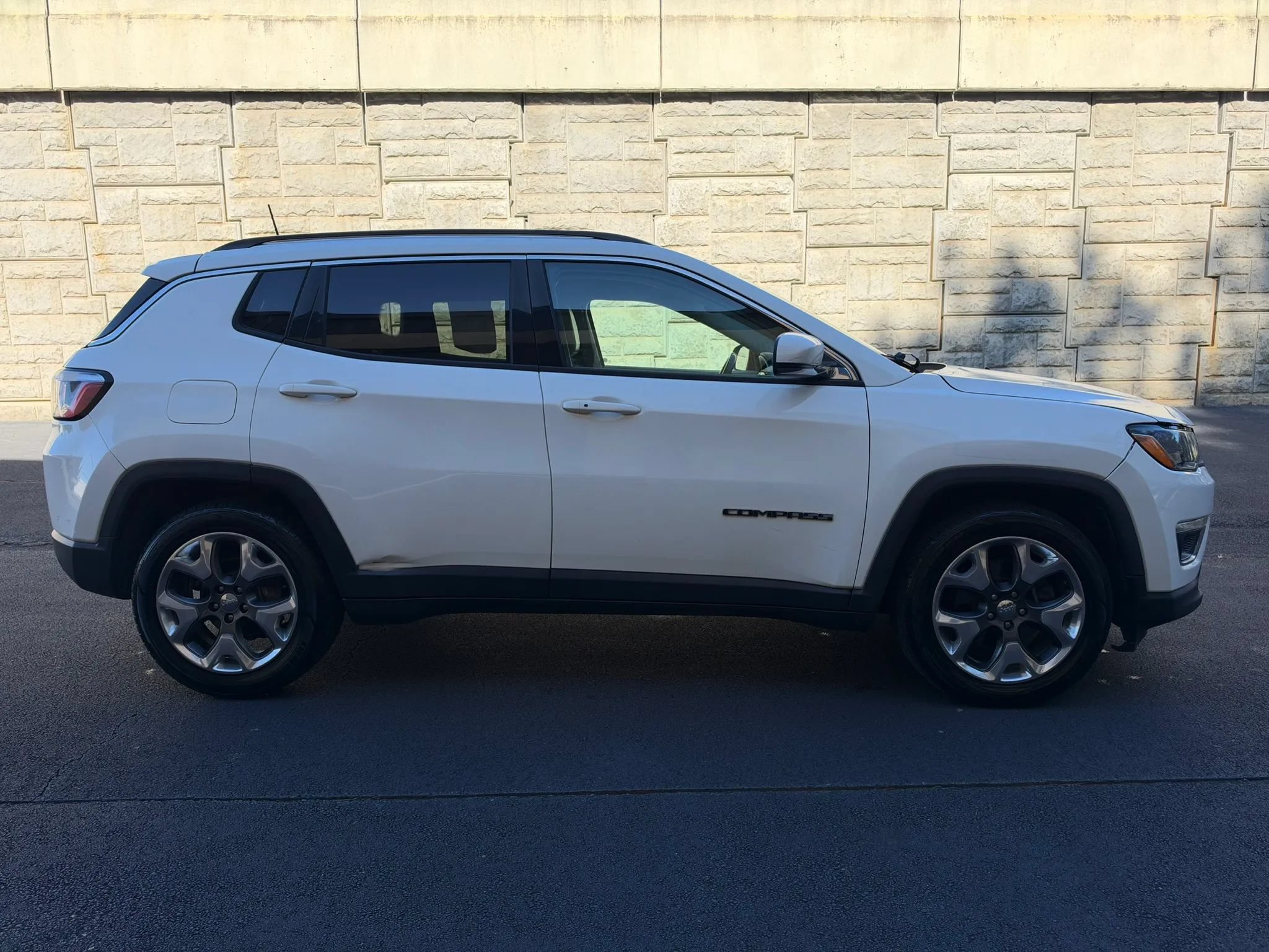 Used 2020 Jeep Compass Limited FWD image 5