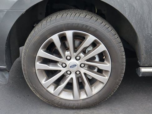 Used 2018 Ford Expedition Max Limited w/ Equipment Group 301A image 13