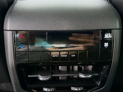 New 2025 Jeep Grand Cherokee L Laredo w/ Luxury Tech Group I image 24