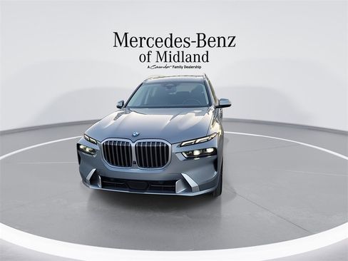 Used 2024 BMW X7 xDrive40i image 3