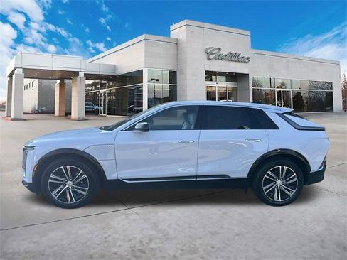 New 2026 Cadillac Lyriq Premium Luxury image 7