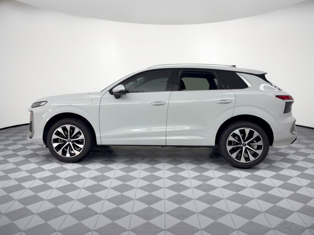Used 2026 Audi Q3 quattro 2.0T AWD/4WD image 2