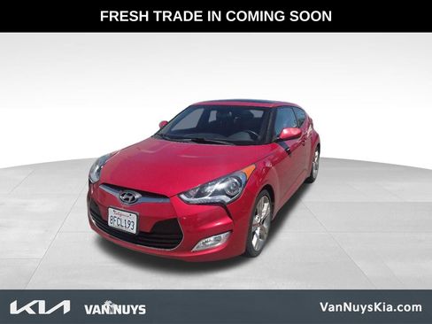 Used 2017 Hyundai Veloster Value Edition image 3