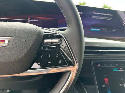 New 2026 Cadillac Escalade ESV Luxury w/ LPO, Floor Liner Package image 36