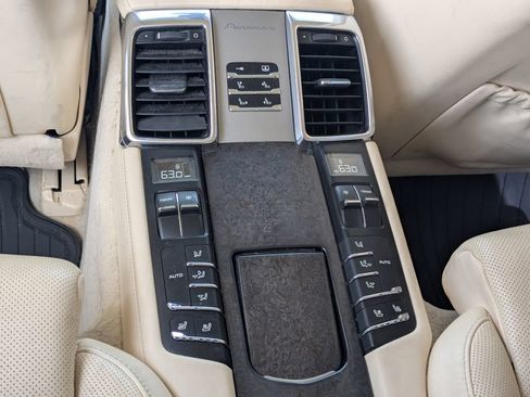 Used 2010 Porsche Panamera Turbo AWD/4WD image 31