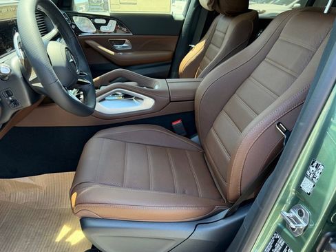New 2026 Mercedes-Benz GLS 580 4MATIC image 18
