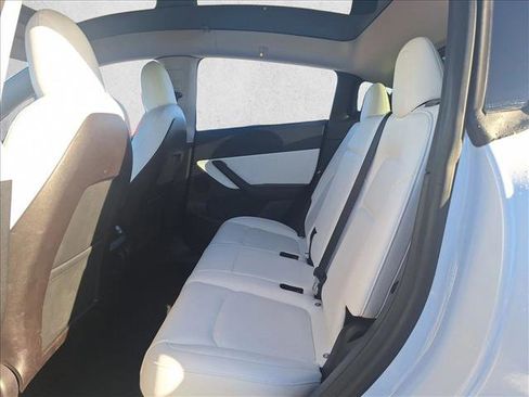 Used 2021 Tesla Model Y Long Range image 15