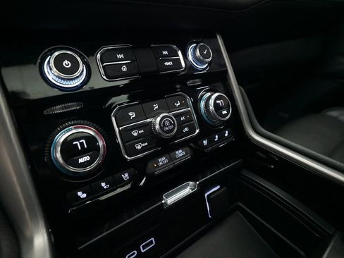 Used 2022 GMC Yukon XL Denali image 22