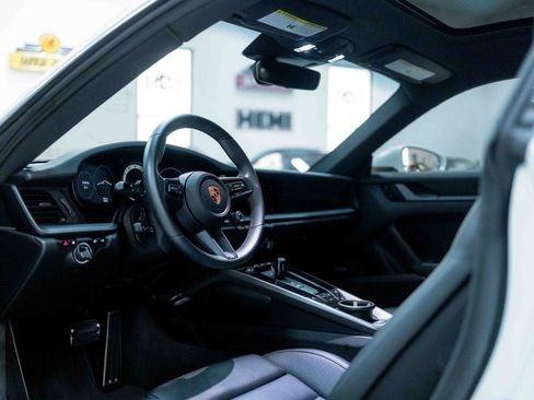 Used 2020 Porsche 911 Carrera S image 2