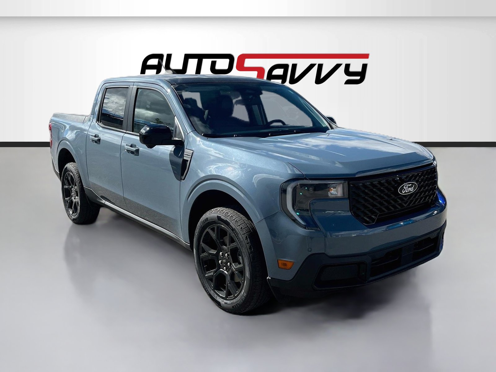 Used 2025 Ford Maverick Lariat w/ Black Appearance Package AWD/4WD image 1