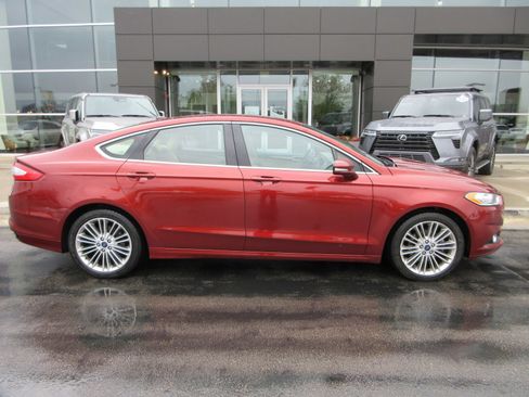 Used 2014 Ford Fusion SE w/ Equipment Group 202A FWD image 12