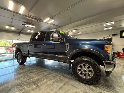 Used 2017 Ford F350 Lariat w/ Lariat Ultimate Package AWD/4WD image 2