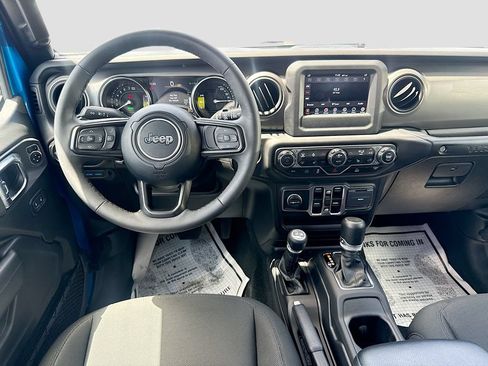 Used 2023 Jeep Wrangler Unlimited w/ Cold Weather Group AWD/4WD image 25