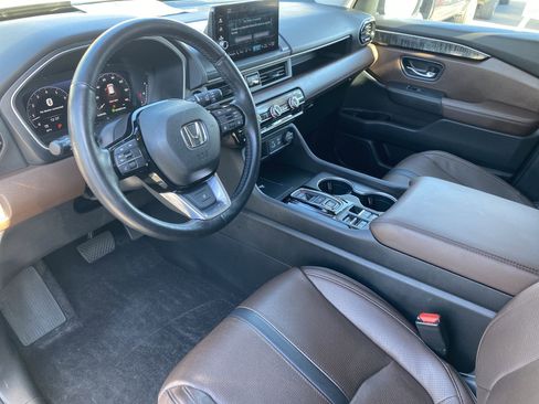 Used 2023 Honda Pilot Elite image 11
