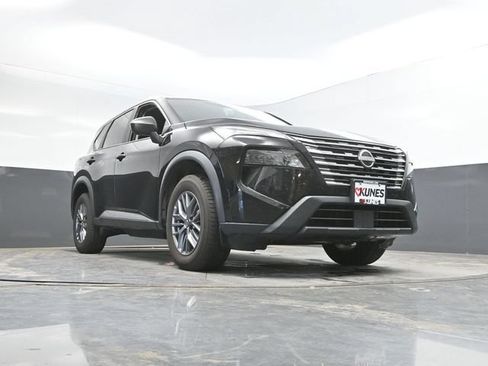 Used 2024 Nissan Rogue S AWD/4WD image 49