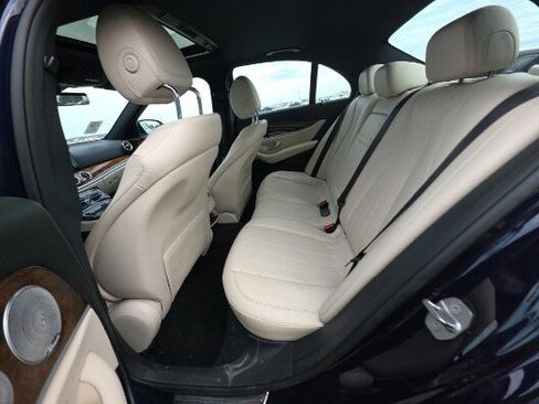 Used 2017 Mercedes-Benz E 300 4MATIC image 5