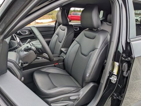 New 2026 Jeep Compass Latitude image 33