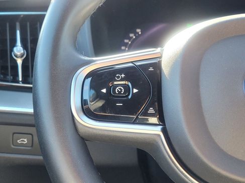 Certified 2023 Volvo XC60 B5 Ultimate AWD/4WD image 18