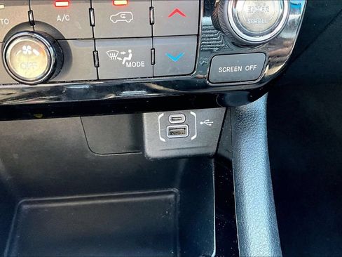 Used 2025 Jeep Compass Limited AWD/4WD image 16