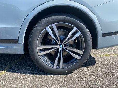New 2027 BMW X7 xDrive40i w/ M Sport Package AWD/4WD image 5