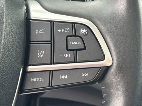 Used 2023 Toyota Highlander Platinum AWD/4WD image 40
