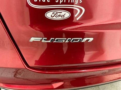 Used 2020 Ford Fusion SE image 6