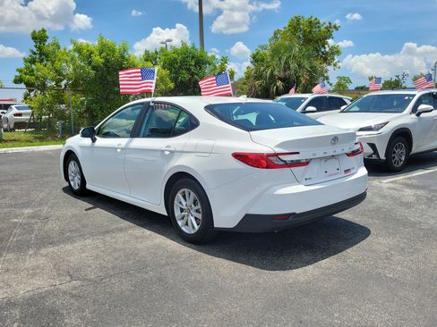 Used 2025 Toyota Camry LE FWD image 8