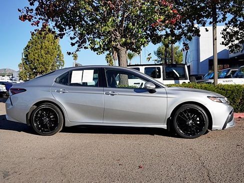 Used 2023 Toyota Camry XSE image 7