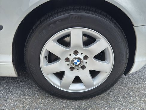 Used 2003 BMW 325xi Sedan AWD/4WD image 28