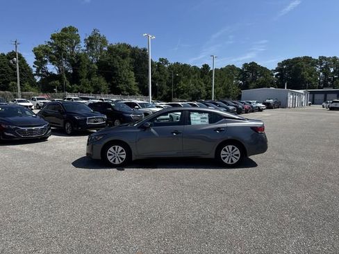Used 2025 Nissan Sentra S image 8