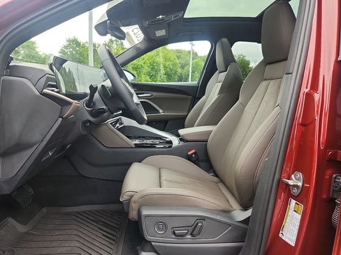 Certified 2025 Audi Q5 Premium Plus w/ Premium Plus AWD/4WD image 18