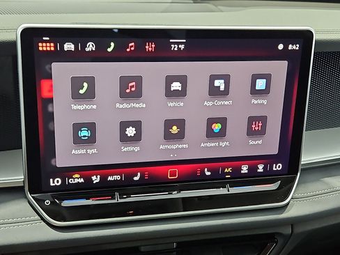 New 2026 Volkswagen Tiguan SE FWD image 20