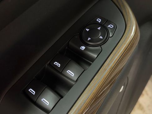 Certified 2023 GMC Acadia SLE w/ Driver Convenience Package image 31