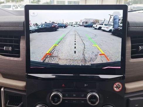 Used 2023 Ford Expedition Limited image 13