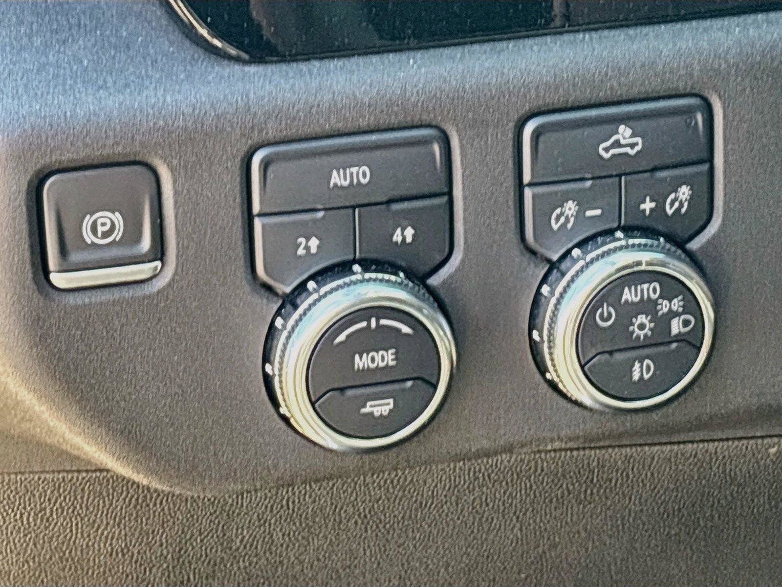 Used 2024 GMC Sierra 1500 Elevation AWD/4WD image 14