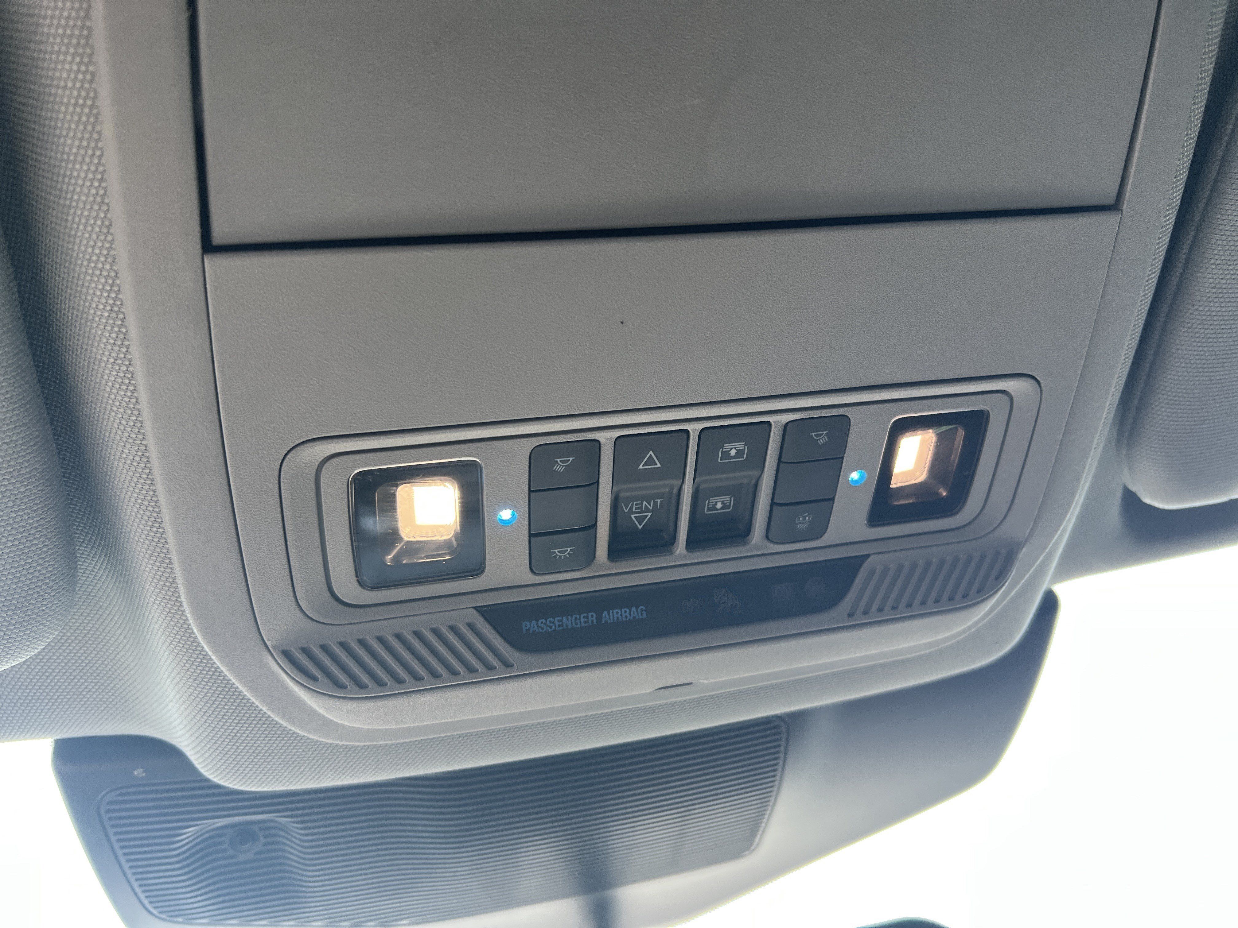 Used 2023 Ford Explorer XLT w/ Equipment Group 202A AWD/4WD image 25