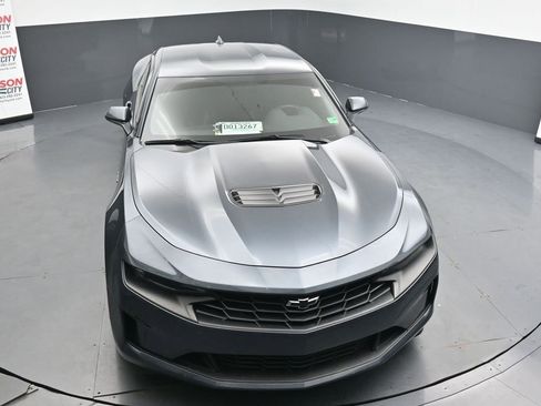 Used 2022 Chevrolet Camaro LT RWD image 11