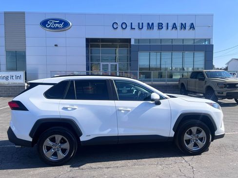 Used 2022 Toyota RAV4 LE image 6