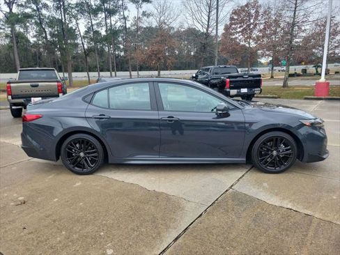 Certified 2025 Toyota Camry SE image 8