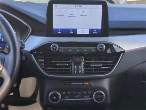 Used 2020 Ford Escape SE Sport image 27