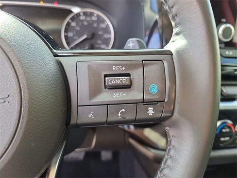 Used 2022 Nissan Pathfinder SV image 29