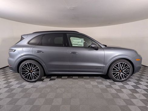 New 2026 Porsche Cayenne GTS AWD/4WD image 8