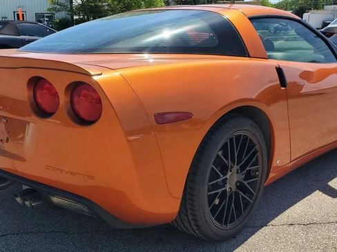 Used 2007 Chevrolet Corvette Coupe w/ Preferred Equipment Group RWD image 12