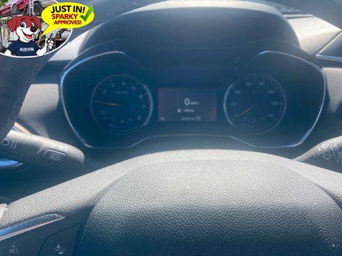 Used 2022 Chevrolet TrailBlazer ACTIV w/ Technology Package AWD/4WD image 2